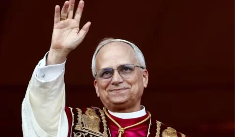 Papa Leão XIV fala pela primeira vez à imprensa internacional no Vaticano