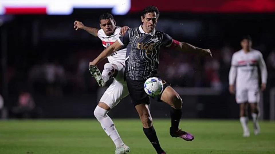 São Paulo empata com Libertad e avança na Libertadores 2025