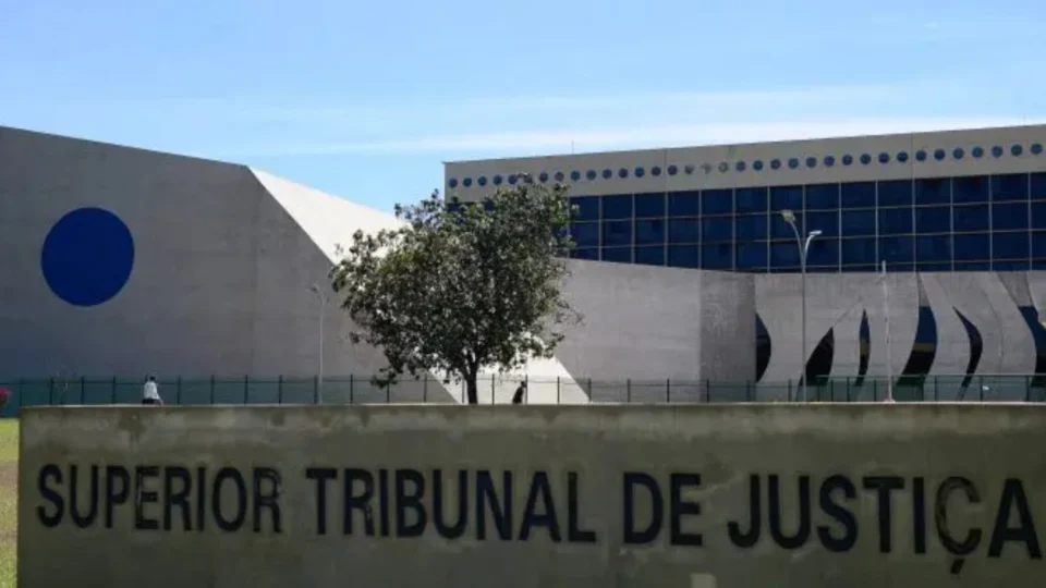 STJ determina nova transferência de travesti para presídio feminino com base em autodeclaração de gênero