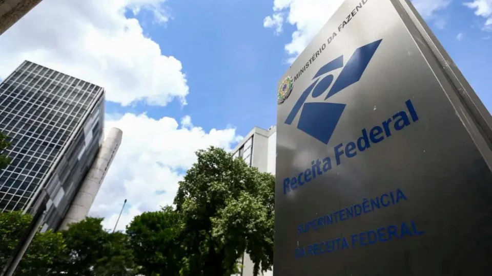 Auditores fiscais rejeitam proposta do governo com 95,80% dos votos e intensificam mobilização nacional