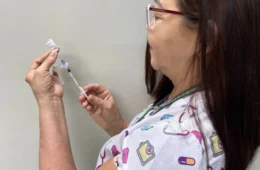 Amazonas amplia vacinação contra a dengue para adolescentes em 17 municípios