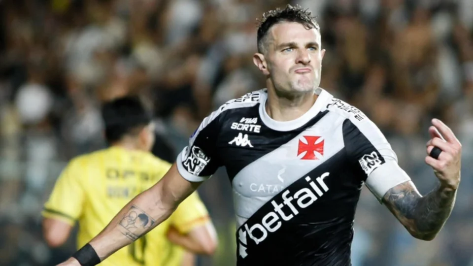 Vasco goleia Melgar-PER por 3 a 0 e avança aos playoffs da Sul-Americana 2025