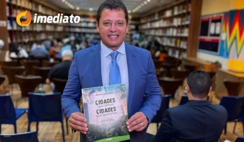 Marcellus Campêlo é empossado como imortal da ALACA em solenidade no ICBEU