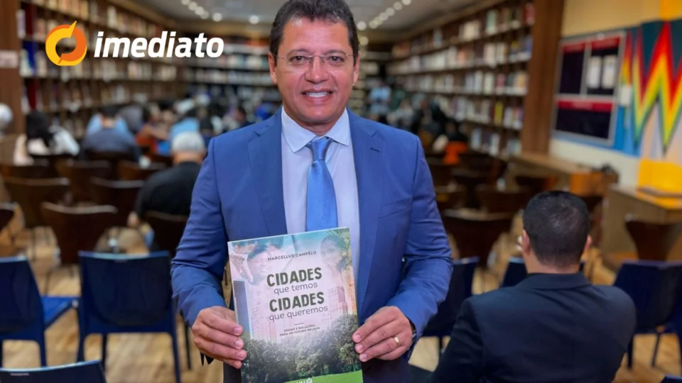 Marcellus Campêlo é empossado como imortal da ALACA em solenidade no ICBEU