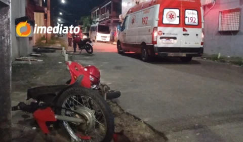 Motociclista fica gravemente ferido após colisão com carro no bairro Cidade Nova