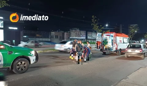 Pedestre é atropelado por moto ao tentar atravessar avenida Djalma Batista