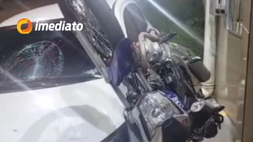 VEJA VÍDEO: ‘amostradinho’ da grau e causa acidente ao empinar moto no Amazonas