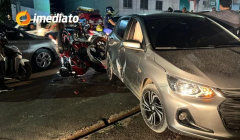 Mulher fica ferida e entra em estado de choque após colisão entre moto e carro no bairro alvorada