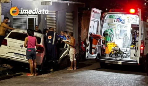 Colisão de veículo contra muro deixa mulher ferida no bairro Santo Agostinho