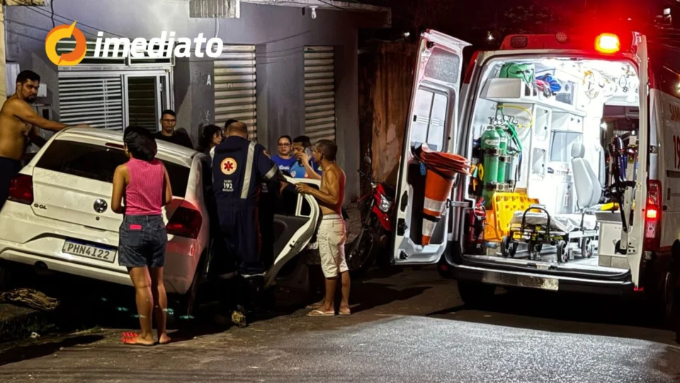 Colisão de veículo contra muro deixa mulher ferida no bairro Santo Agostinho