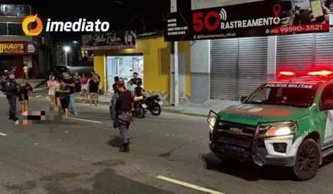 Jovem é atropelado por motociclista na contramão ao tentar atravessar Avenida Alphaville
