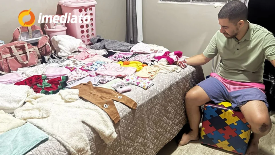 Viúvo de biomédica morta em acidente causado por buraco afirma que Prefeitura de Manaus ignorou tragédia