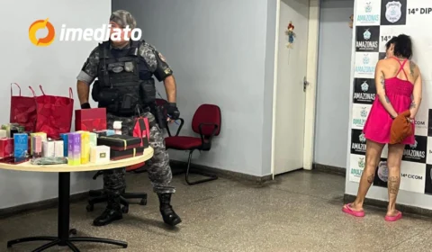 Mulher é presa por aplicar golpes com venda falsa de cosméticos em Manaus