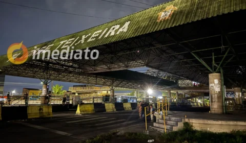 Terminal T4 fica sem energia elétrica e usuários relatam insegurança em Manaus