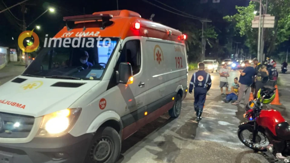 Grave colisão entre motos deixa três pessoas gravemente feridas no bairro Zumbi dos Palmares