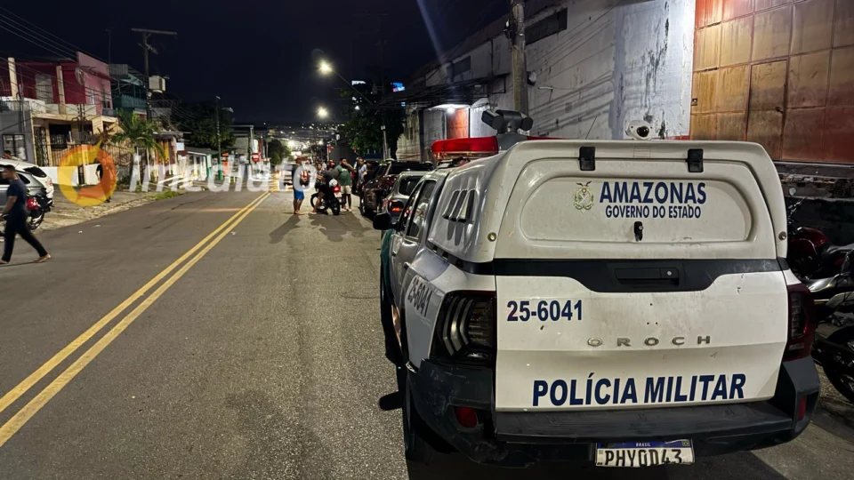 Motociclista fica gravemente ferido após ser atingido por carro no bairro Raiz