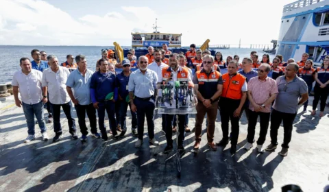 Governador Wilson Lima vistoria envio de 230 toneladas de alimentos a municípios atingidos pela cheia