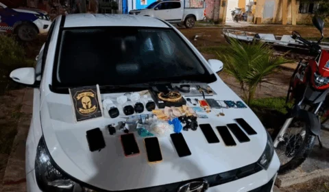 Moradores da Rua das Pratas, no bairro Nova Vitória, pedem solução para buracos nas vias