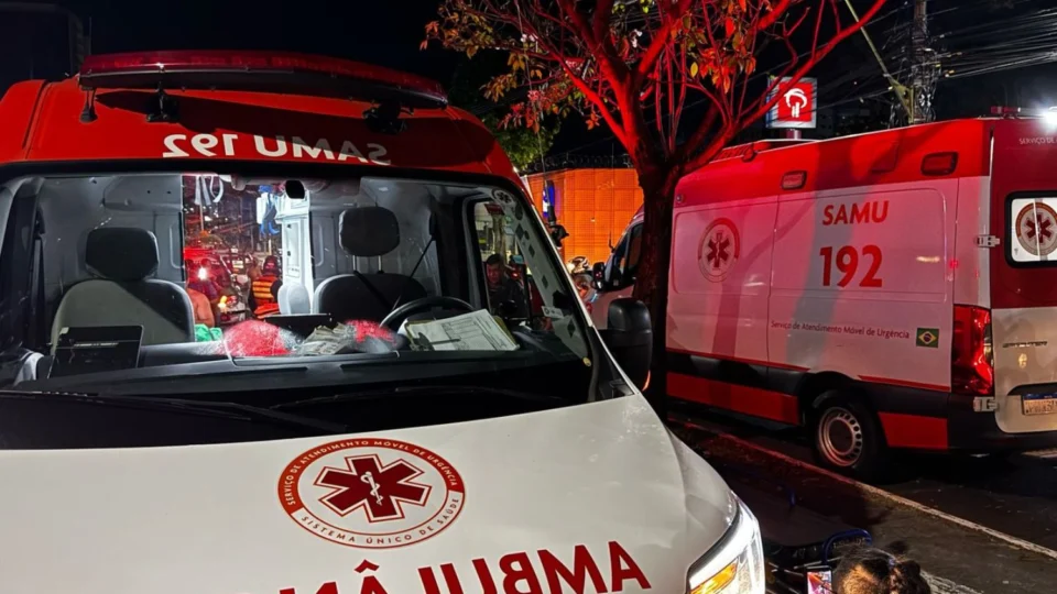 Grávida de sete meses morre após acidente de moto causado por buraco na avenida Djalma Batista, em Manaus