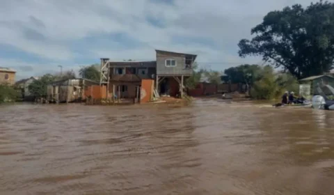 Mais de 7 mil pessoas ficam desalojadas após fortes chuvas atingirem 146 municípios no RS
