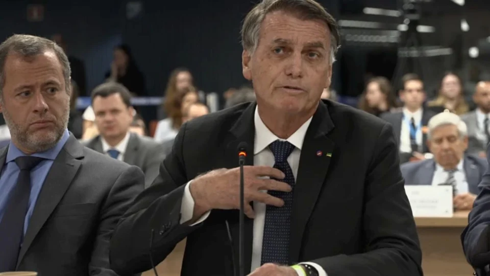 Durante depoimento ao STF, Bolsonaro convida Alexandre de Moraes para ser seu vice nas eleições de 2026