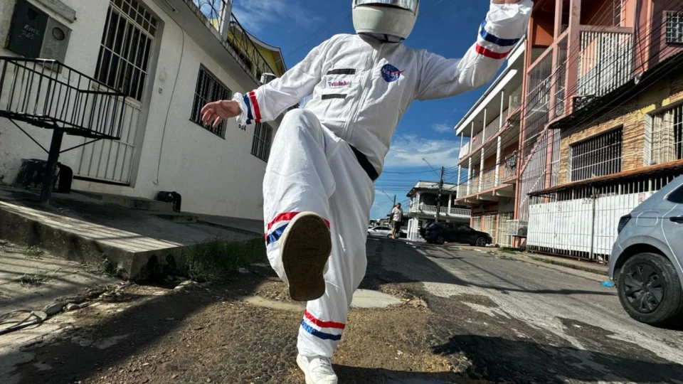 Confundiu com a Lua: “Astronauta” se perde entre crateras no bairro Japiim
