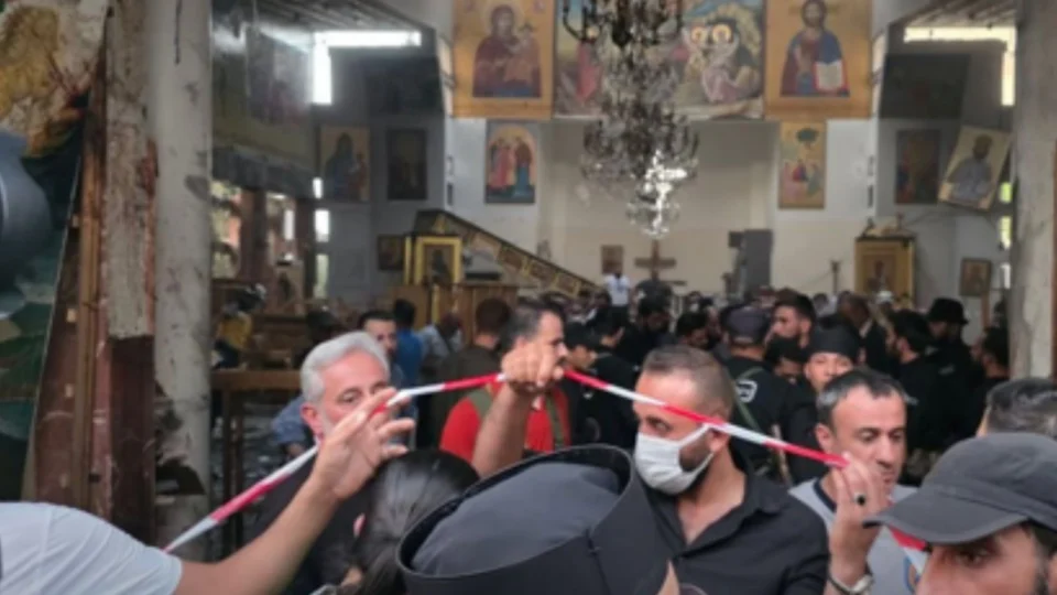 Ataques terroristas deixam mortos e feridos em igrejas cristãs na Síria