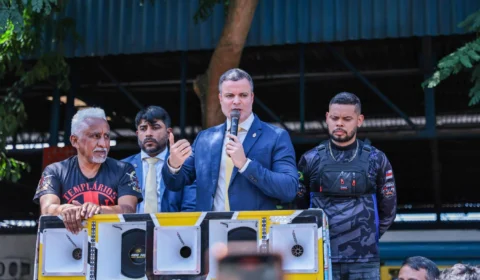Rodrigo Sá lidera reunião com motociclistas de app e PL é suspenso para ajustes