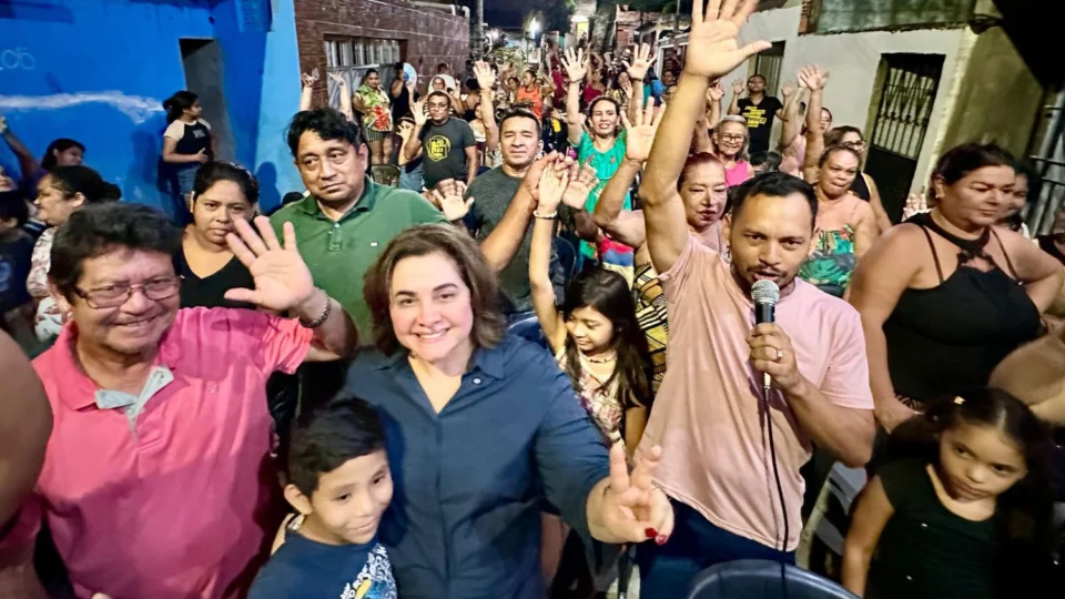 Professora Maria do Carmo visita Jorge Teixeira e ouve reivindicações de moradores sobre abandono e falta de infraestrutura