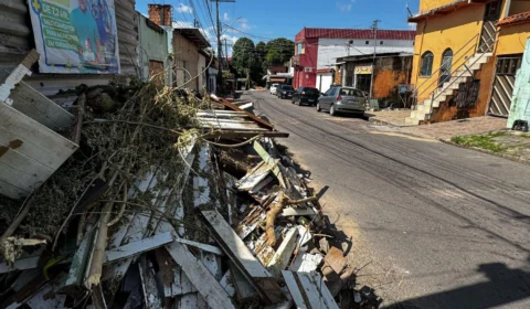 Após duas semanas sem coleta, moradores cobram solução para o lixo acumulado na Compensa 3