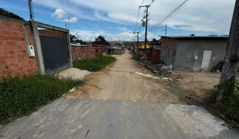 Moradores da Comunidade Monte Ararat denunciam obra inacabada e abandono no bairro Nova Cidade