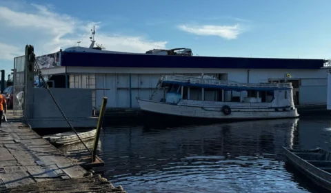 Criança morre após suposto choque elétrico em balsa na Feira da Panair, em Manaus
