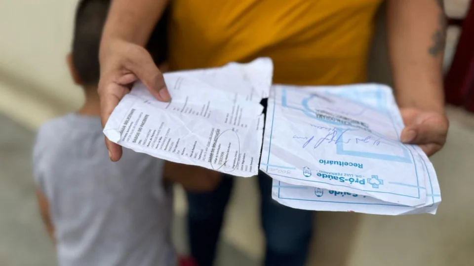 Mãe clama por exame neurológico para filho com sinais de autismo, após um ano de espera