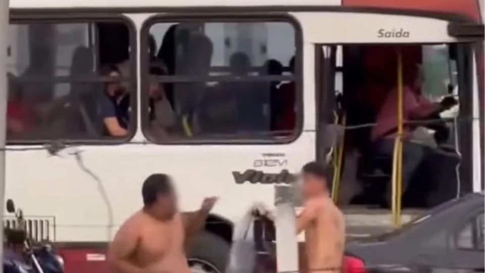 VEJA VÍDEO: homens trocam socos em plena luz do dia na Avenida Cosme Ferreira