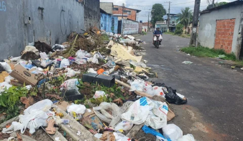 Moradores denunciam acúmulo de lixo e abandono na rua Tadros, no Tancredo Neves