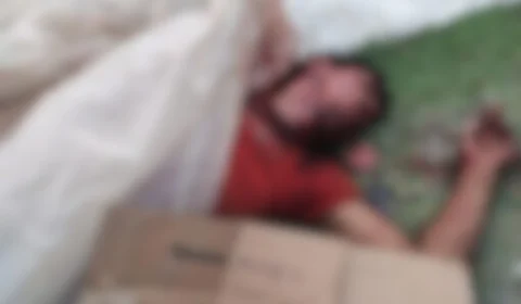 Homem esfaqueado no Centro de Manaus é encontrado ainda vivo com mensagem de criminosos