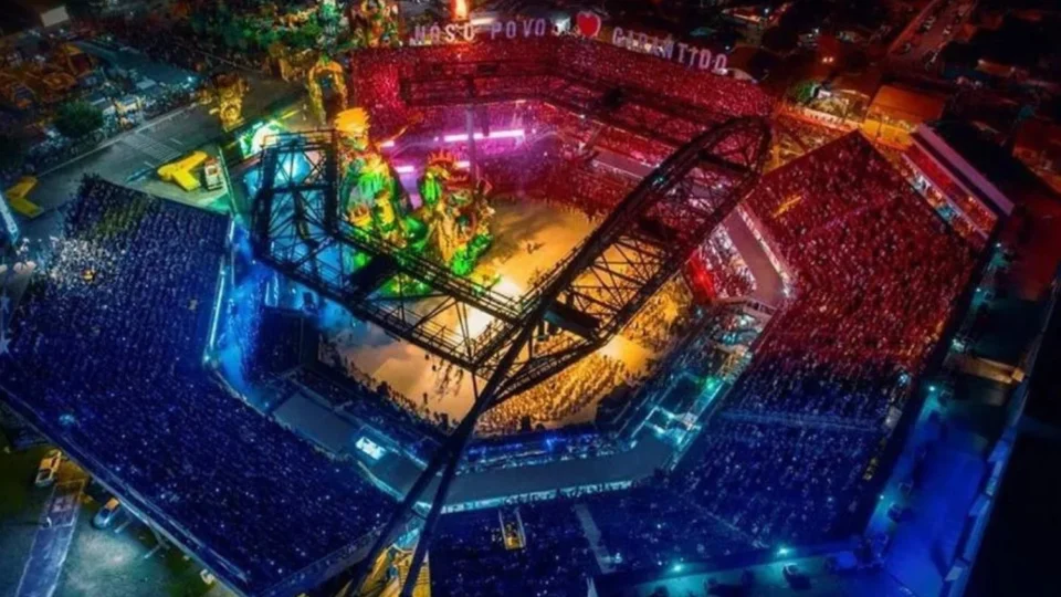 MP proíbe venda de lugares nas filas das galeras após denúncias de cobrança de até R$ 100 no Bumbódromo