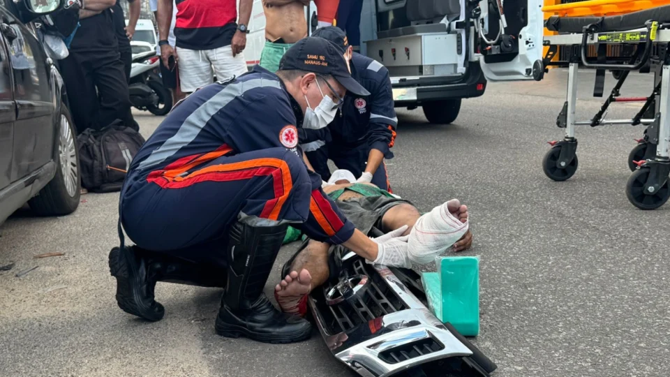 Empresária atropela motociclista e tenta esconder placa do carro após acidente na Praça 14, segundo irmã da vítima