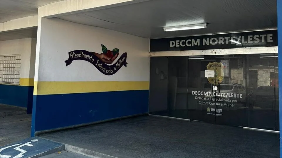 Homem é preso em flagrante por perseguir e ameaçar ex-companheira em Manaus