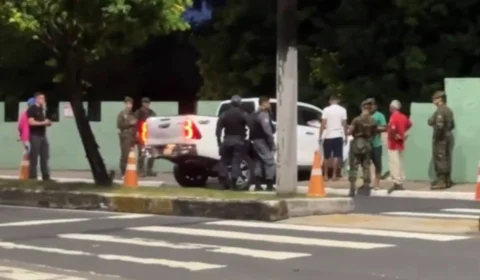 Homem alcoolizado causa acidente com Hilux na Zona Oeste de Manaus e danifica muro do 1º Bis