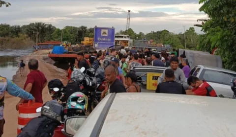 Plínio Valério denuncia rompimento de aterro na obra da ponte do rio Curuçá na BR-319
