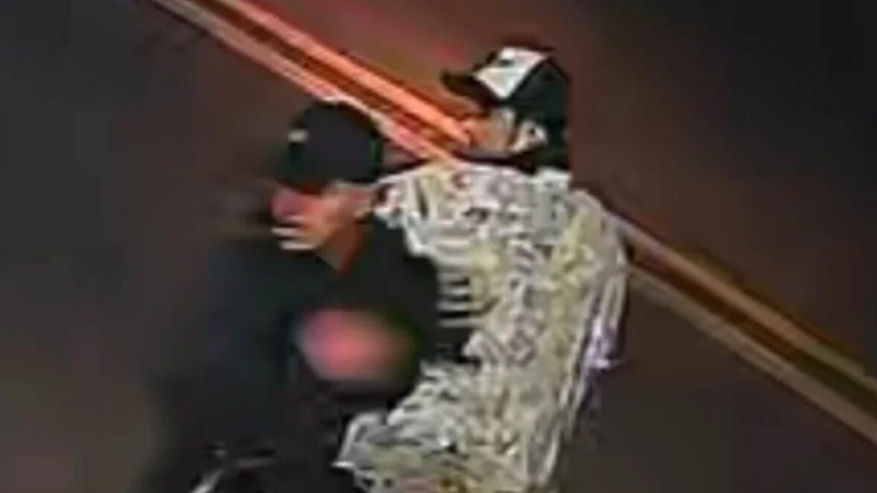 VEJA: Assalto a loja de açaí na Av. Dublin aterroriza comerciantes e clientes em Manaus