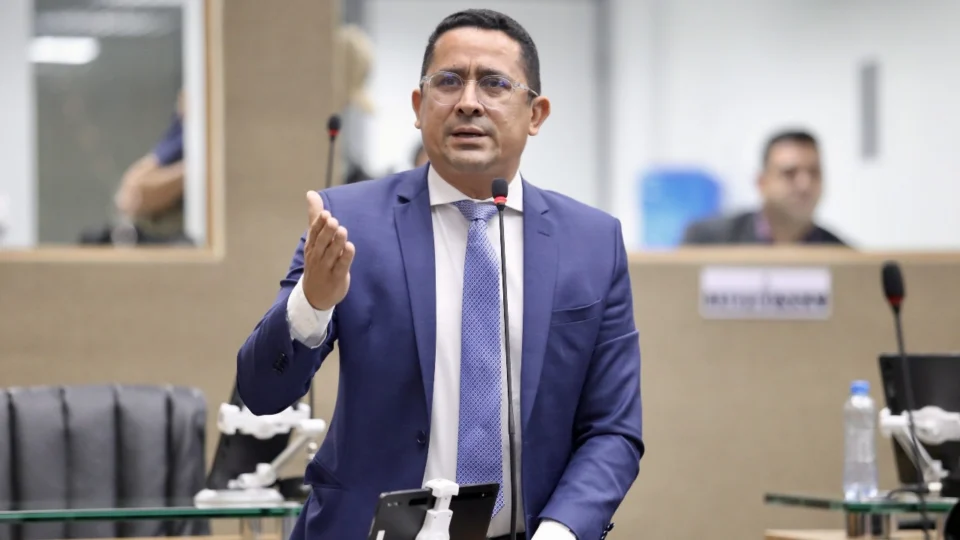 Irmão de David Almeida diz que Prefeitura não tem culpa por morte de biomédica e bebê; fala causa revolta
