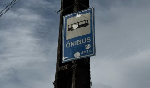 Moradores temem ficar sem ônibus por causa das ruas esburacadas na Comunidade Novo Horizonte