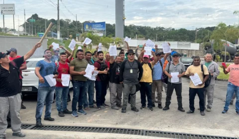 Greve de trabalhadores da construção civil paralisa 20 a 30 obras em Manaus por aumento salarial e melhorias na cesta básica