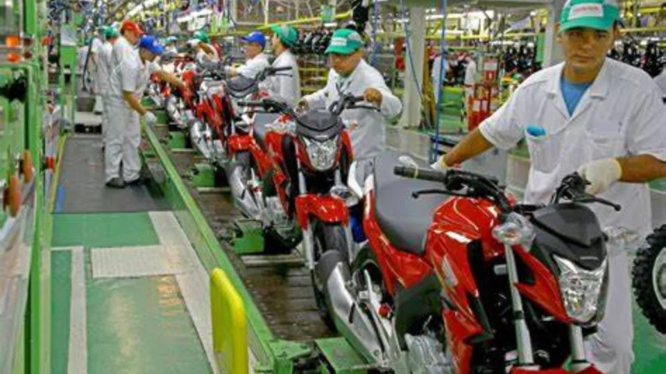 Produção de motocicletas no Brasil atinge recorde no 1º trimestre de 2025, com destaque para a Zona Franca de Manaus