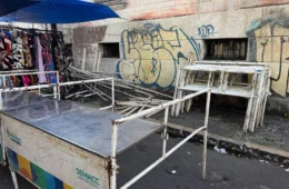 Feirantes de Manaus denunciam descaso da Prefeitura na montagem de barracas da Feira Itinerante na Aparecida