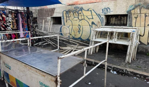 Feirantes de Manaus denunciam descaso da Prefeitura na montagem de barracas da Feira Itinerante na Aparecida