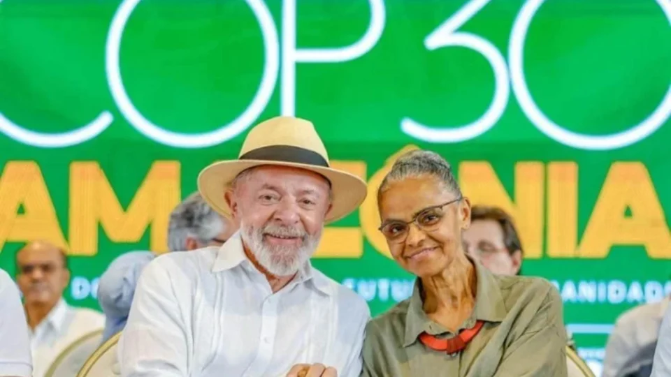 Lula diz em discurso que Marina Silva está “magrinha” porque está “trabalhando muito” durante viagem à França