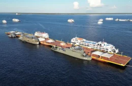 Marinha inicia fiscalização nas embarcações que partem para Parintins